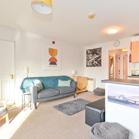 Апартаменты Whippingham, Creek Gardens - Isle Of Wight Вуттон-Бридж Экстерьер фото